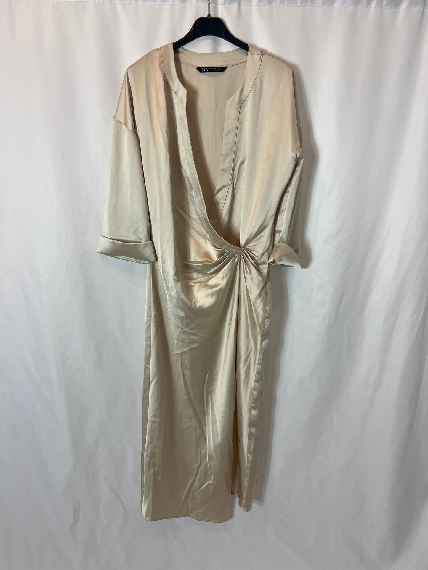 ZARA. Beige satin dress T.xs