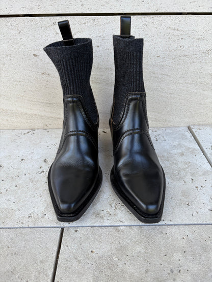 CHLOÉ. Botines piel costuras. T 39