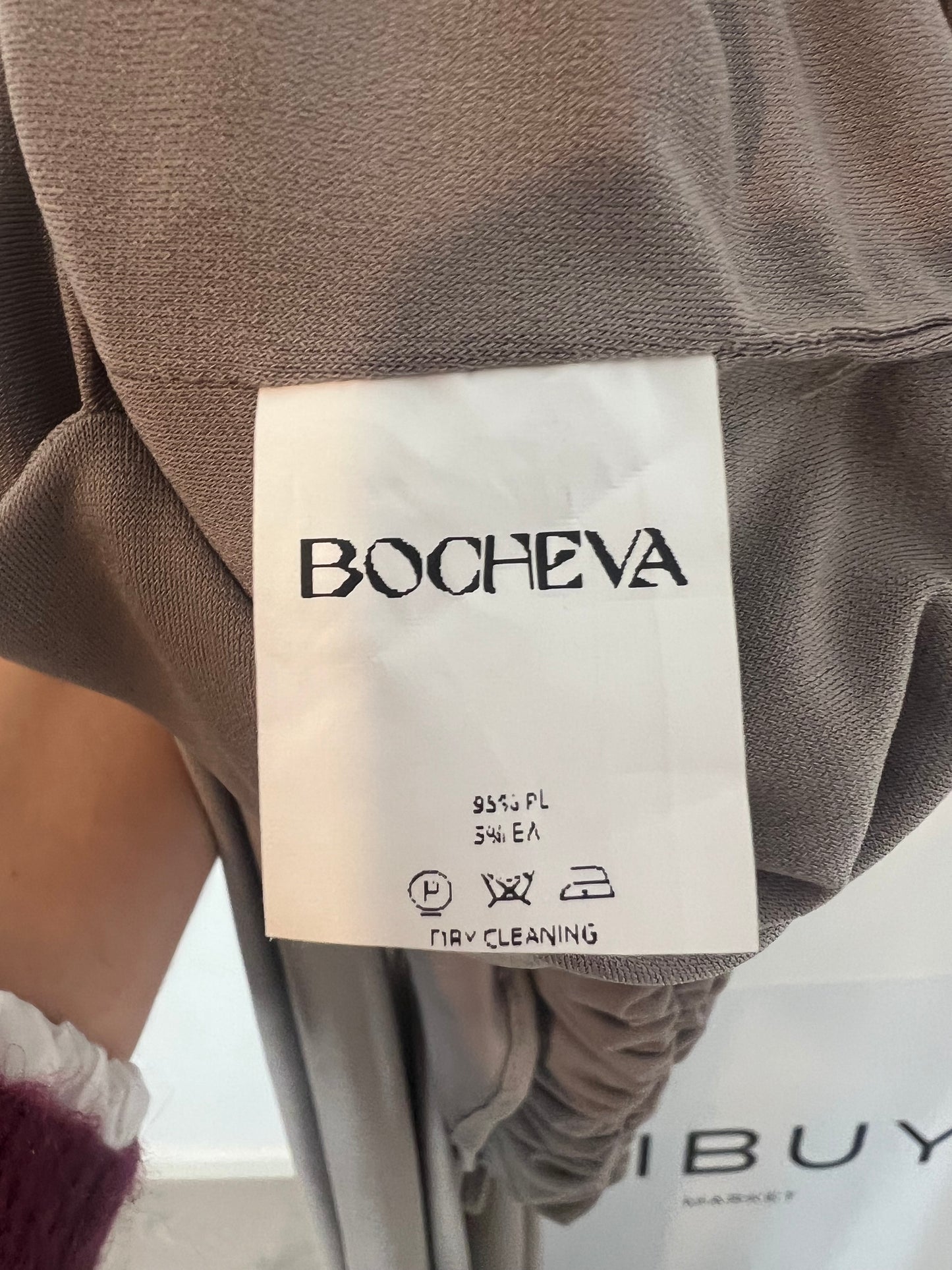 BOCHEVA. Top marrón  elástico lazadas. T XS
