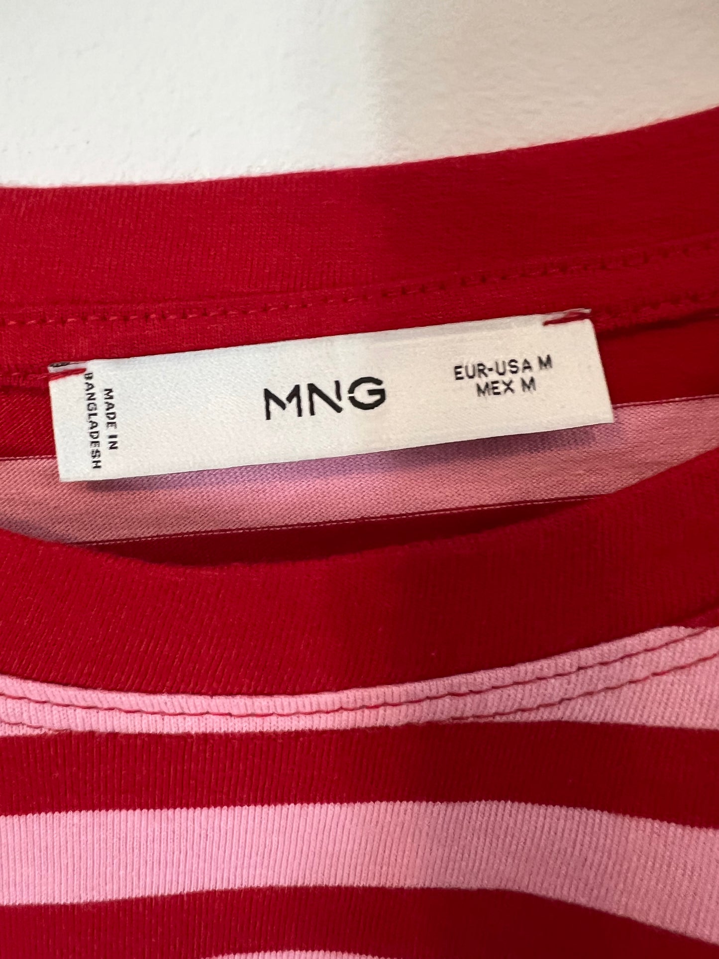 MANGO. Camiseta rayas rosa y roja T.m