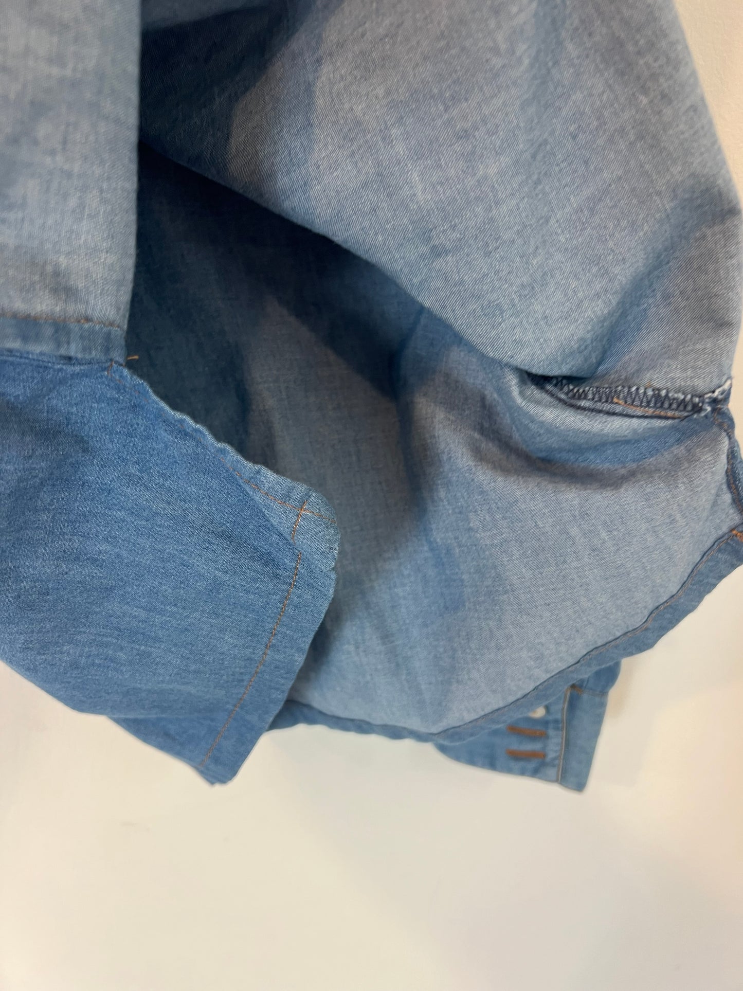 ARBELAITZ. Camisa denim ligera bolsillos. T S