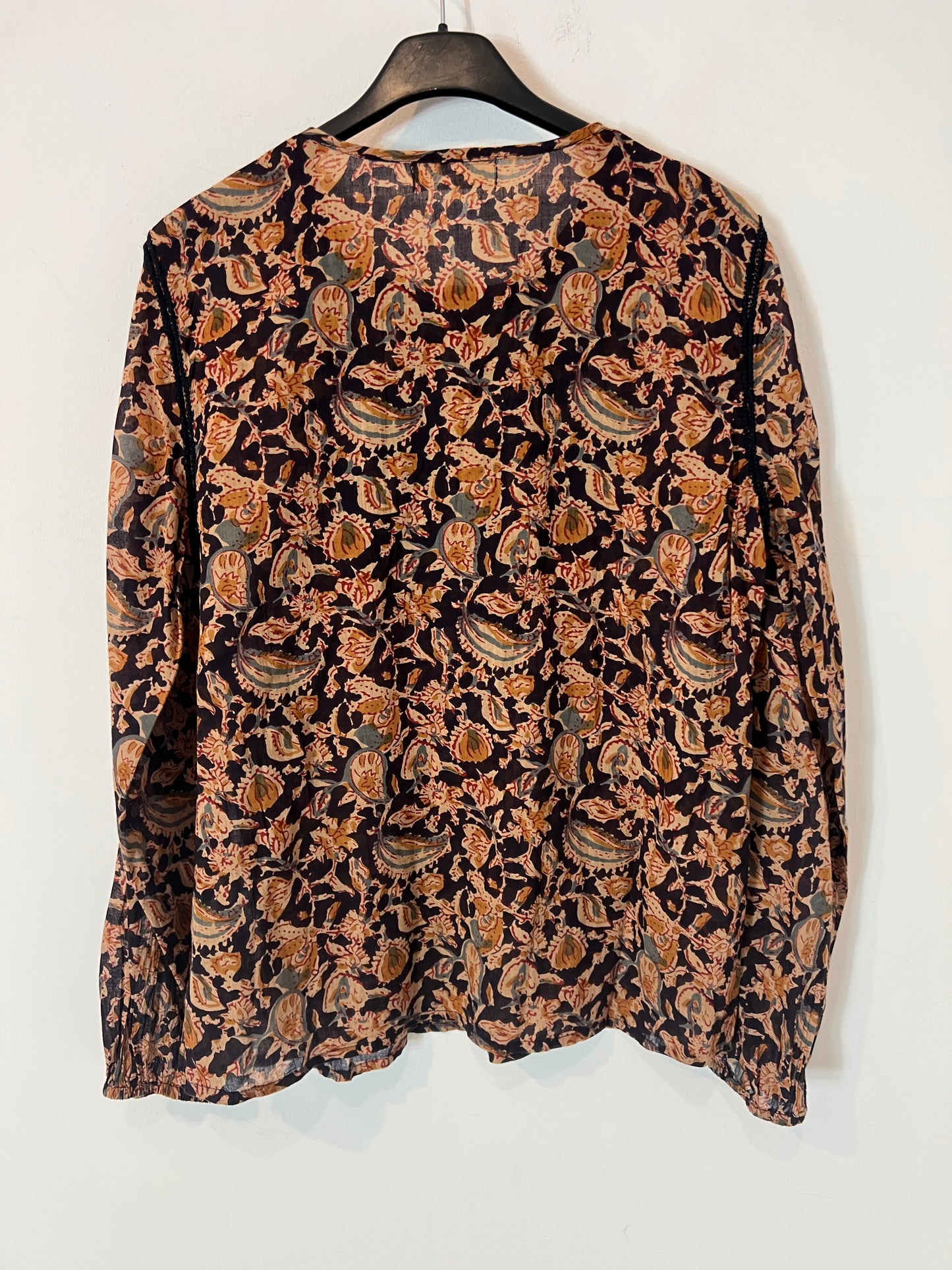 MAISON HOTEL. Floral cotton blouse Ts