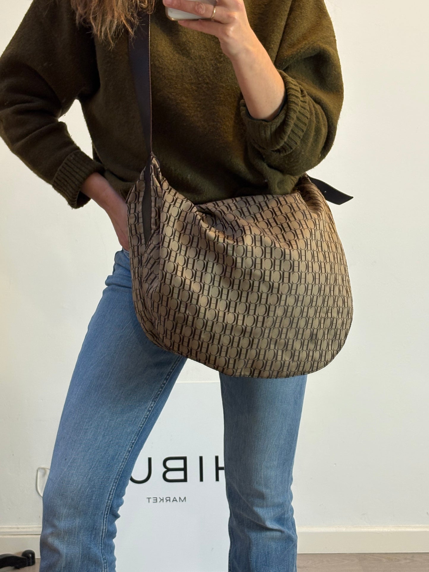 CAROLINA HERRERA. Bolso tela bandolera