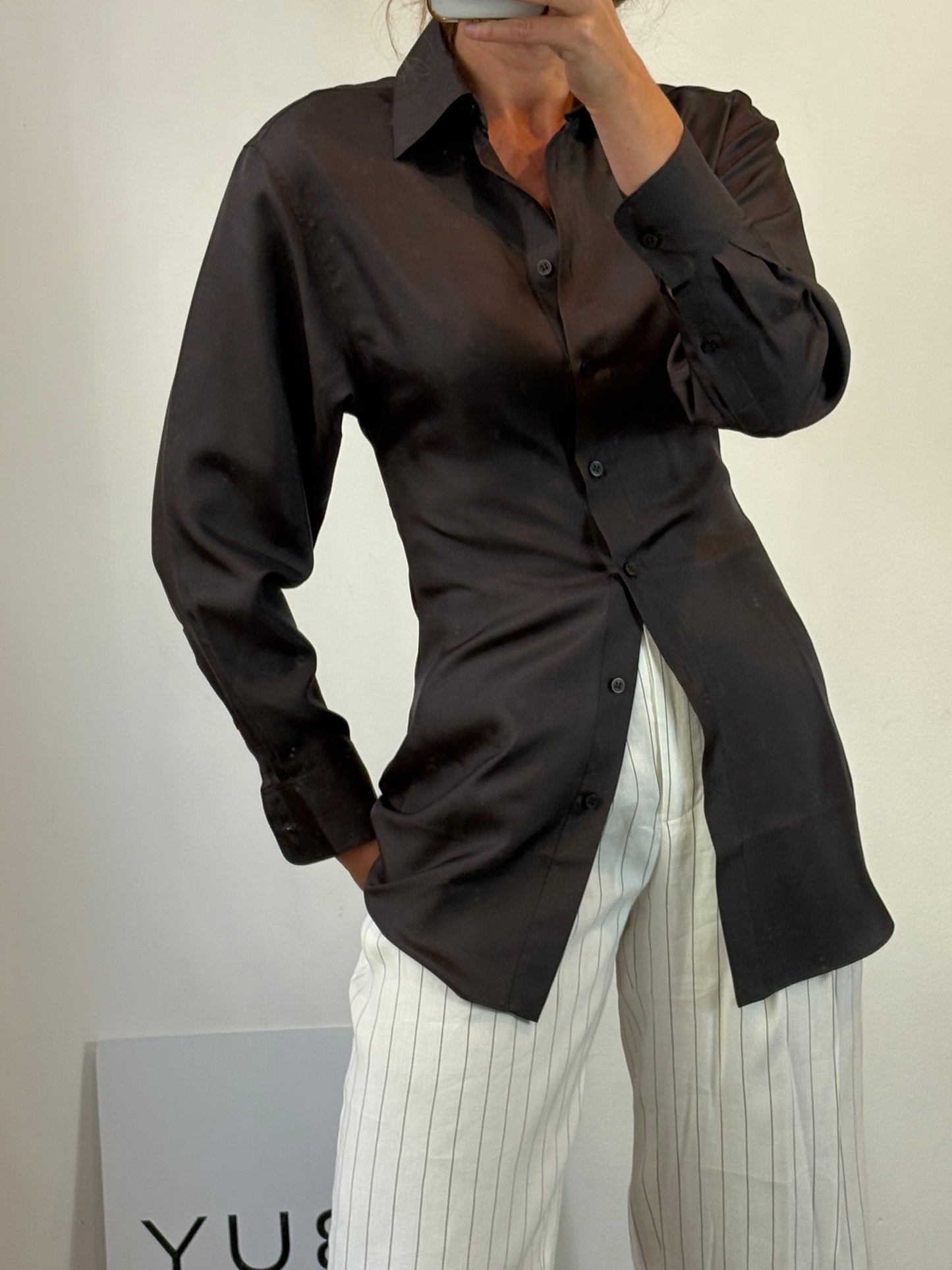 MASSIMO DUTTI Limited Edition. Camisa satinada  fluida