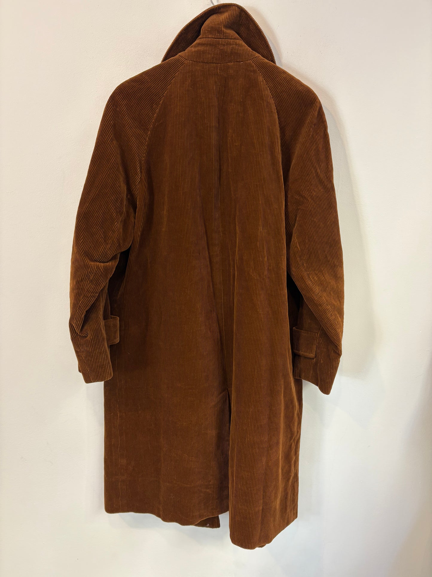 OTRAS.Abrigo  marrón textura vintage