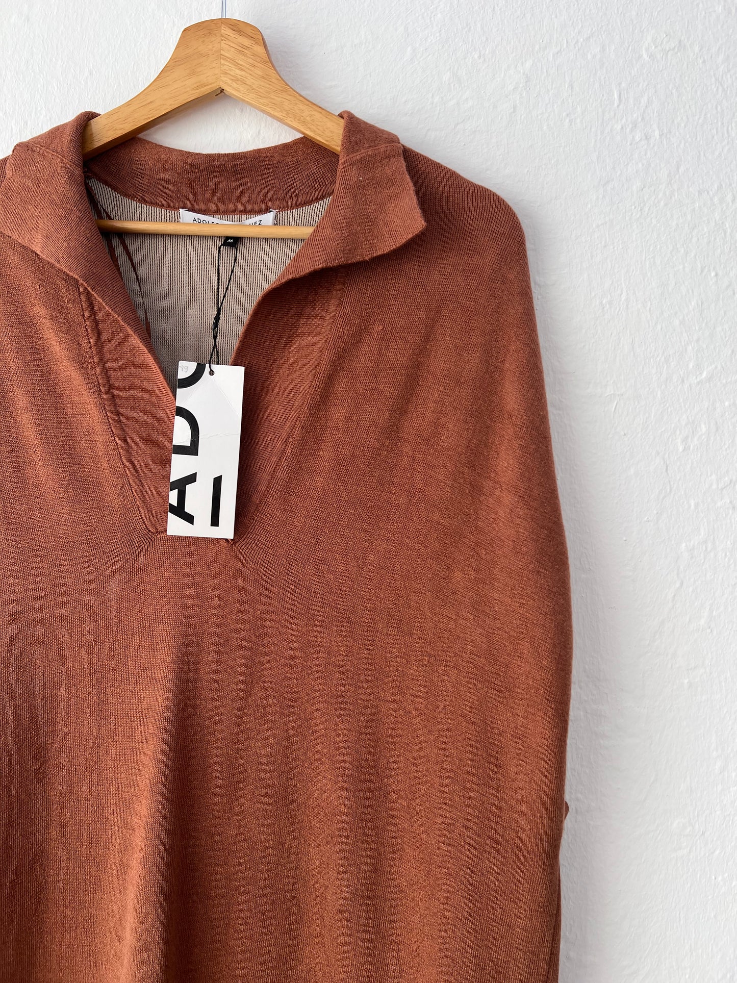 ADOLFO DOMINGUEZ. Vestido marrón punto T.m