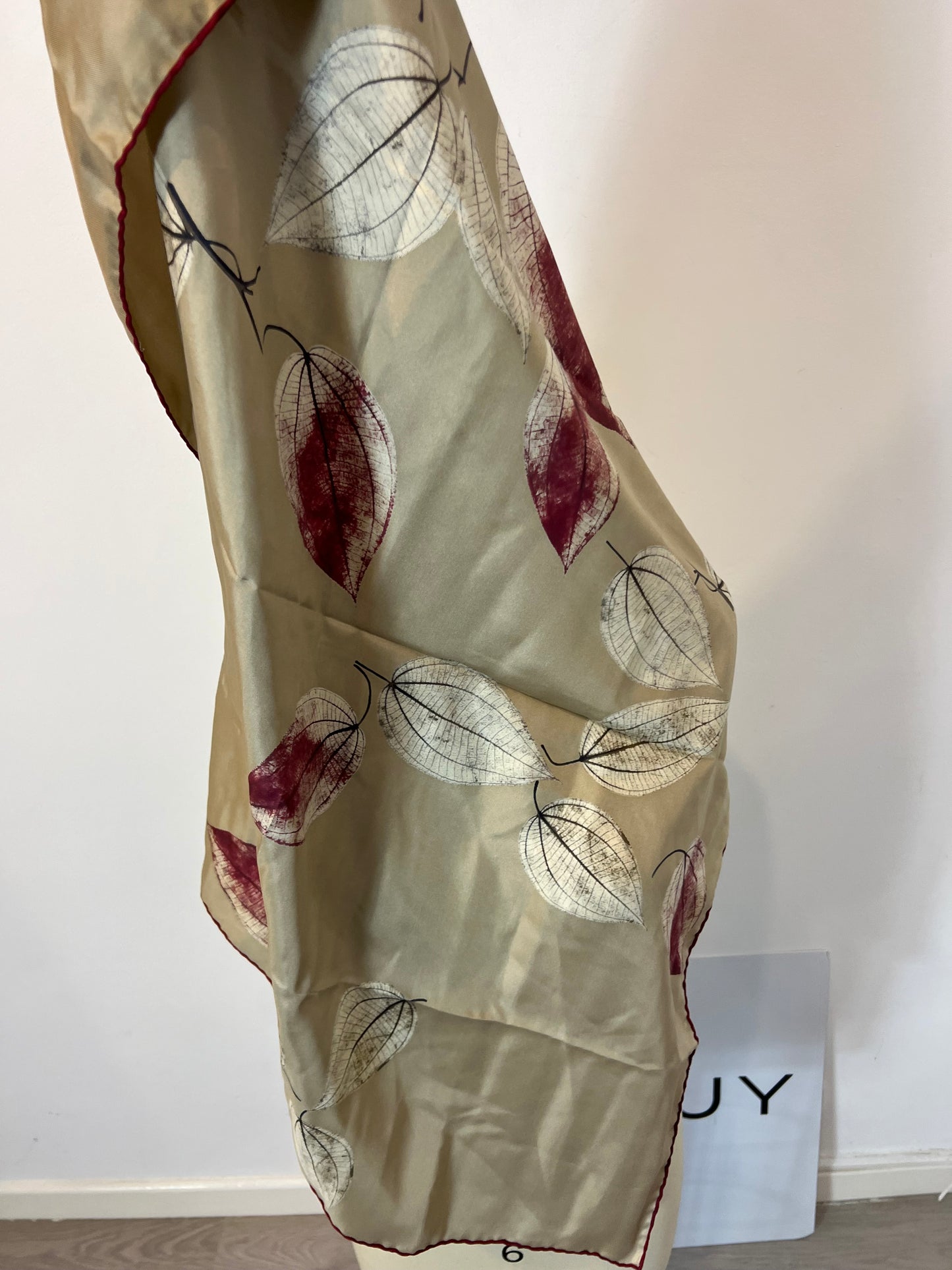 CAROLINA HERRERA. Silk leaf scarf