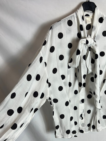 H&amp;M. White polka dot blouse with bow. Size 44