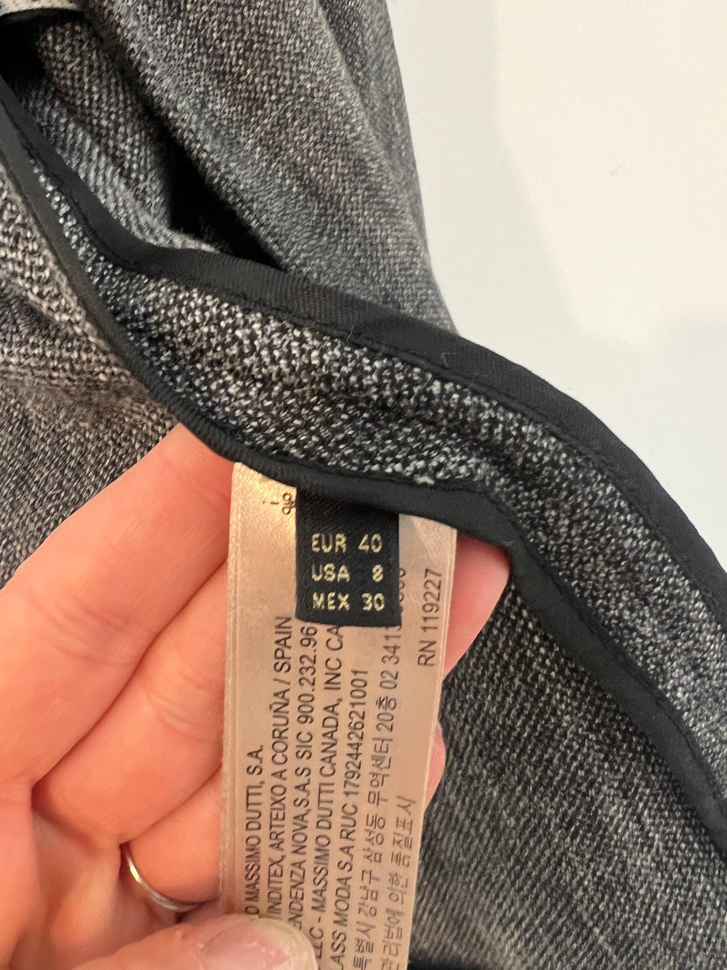 MASSIMO DUTTI. blazer gris jaspeada T.40