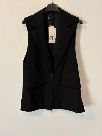 ZARA. Chaleco negro cremalleras