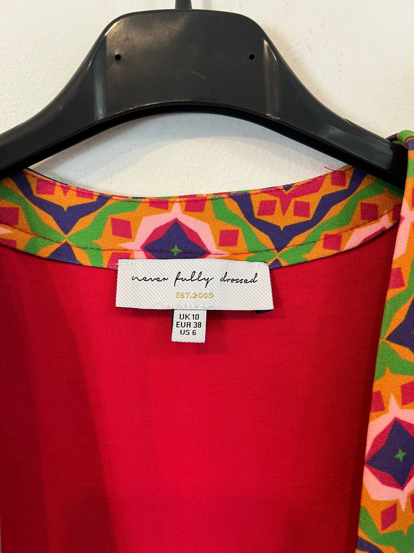 NEVER FULLY DRESSED. Chaleco estampado colores T.38