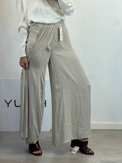 ZARA. Pantalón falda tipo fluida