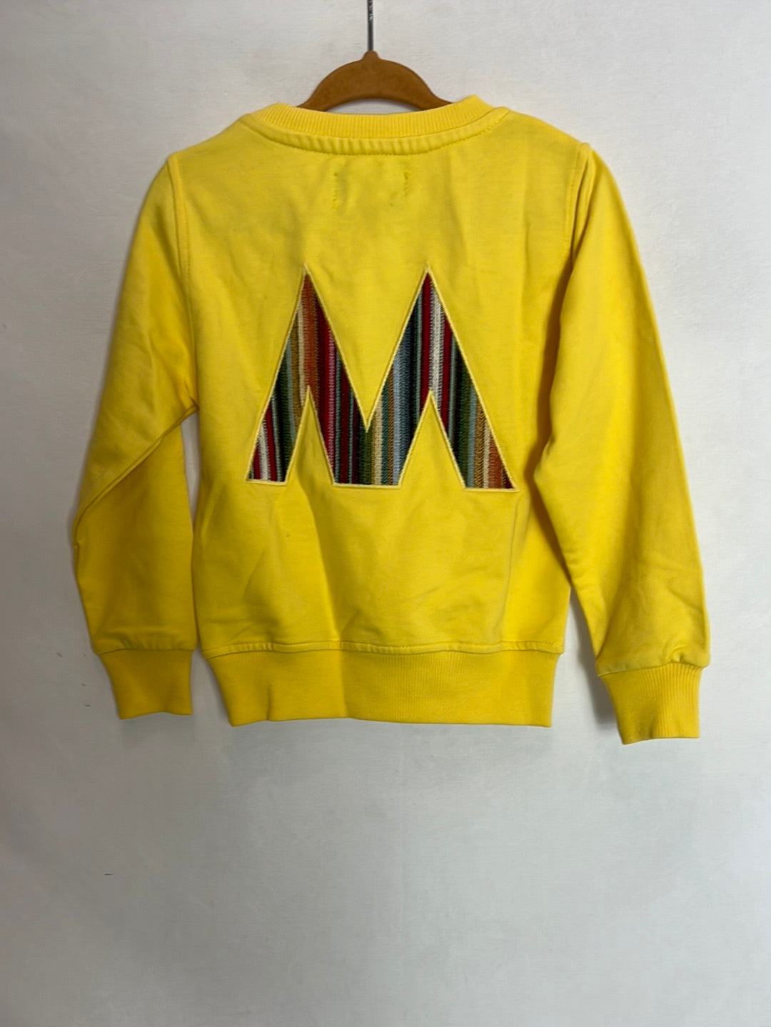 MORAL. Sudadera amarilla letra. T 2 años