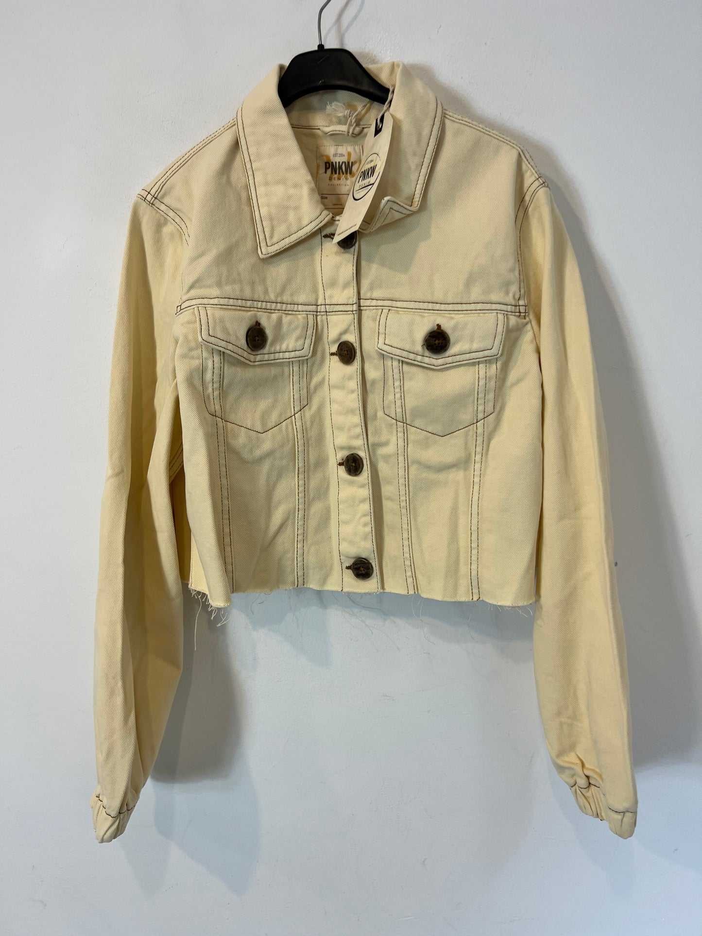 PINK WOMAN. Cazadora crop beige costuras. T L