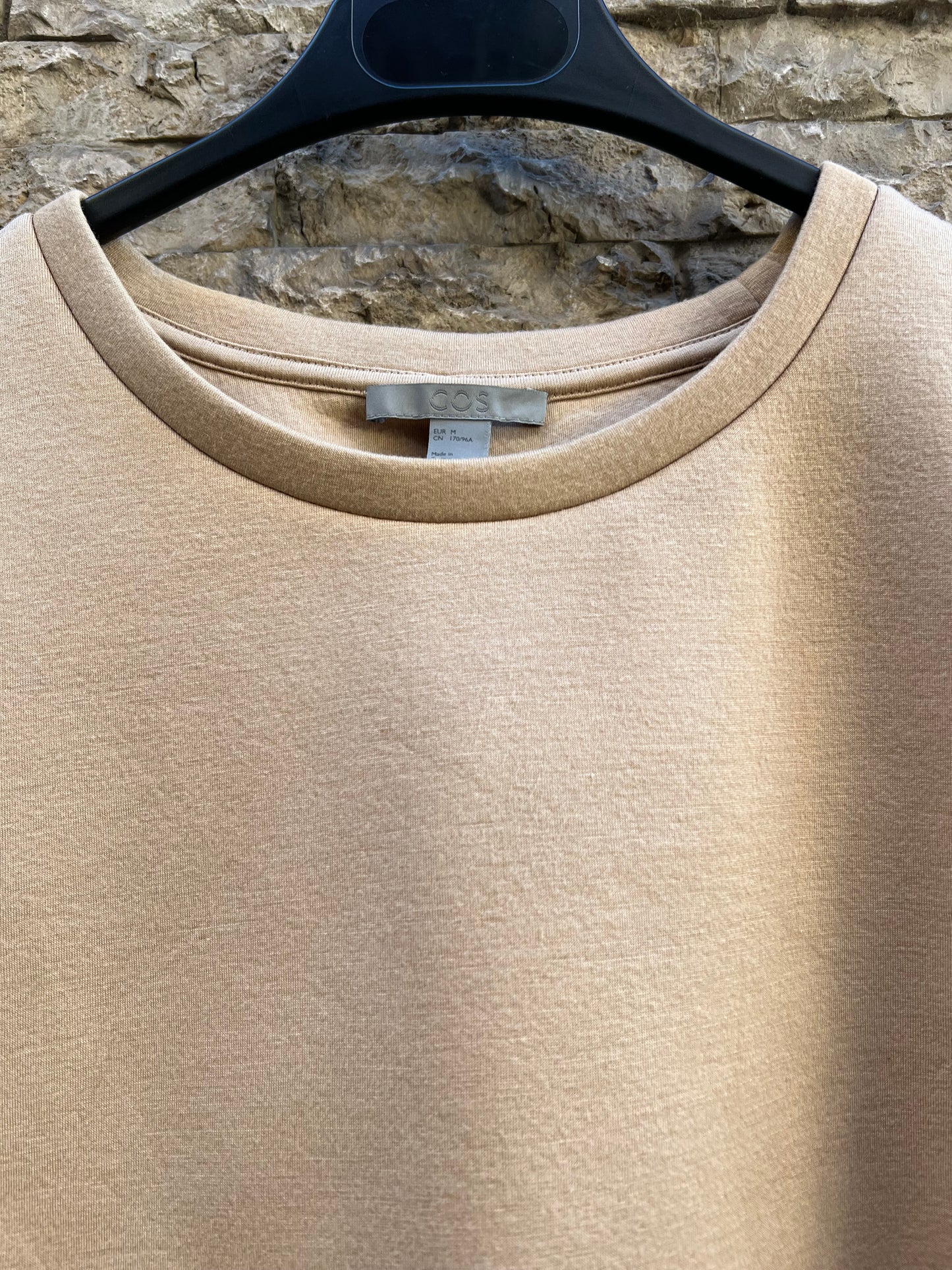 COS. Top textura aberura