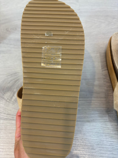 ULANKA. Sandalia piel beige. T 40