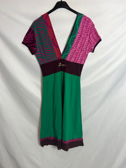 DESIGUAL. Vestido verde escote espalda. T S