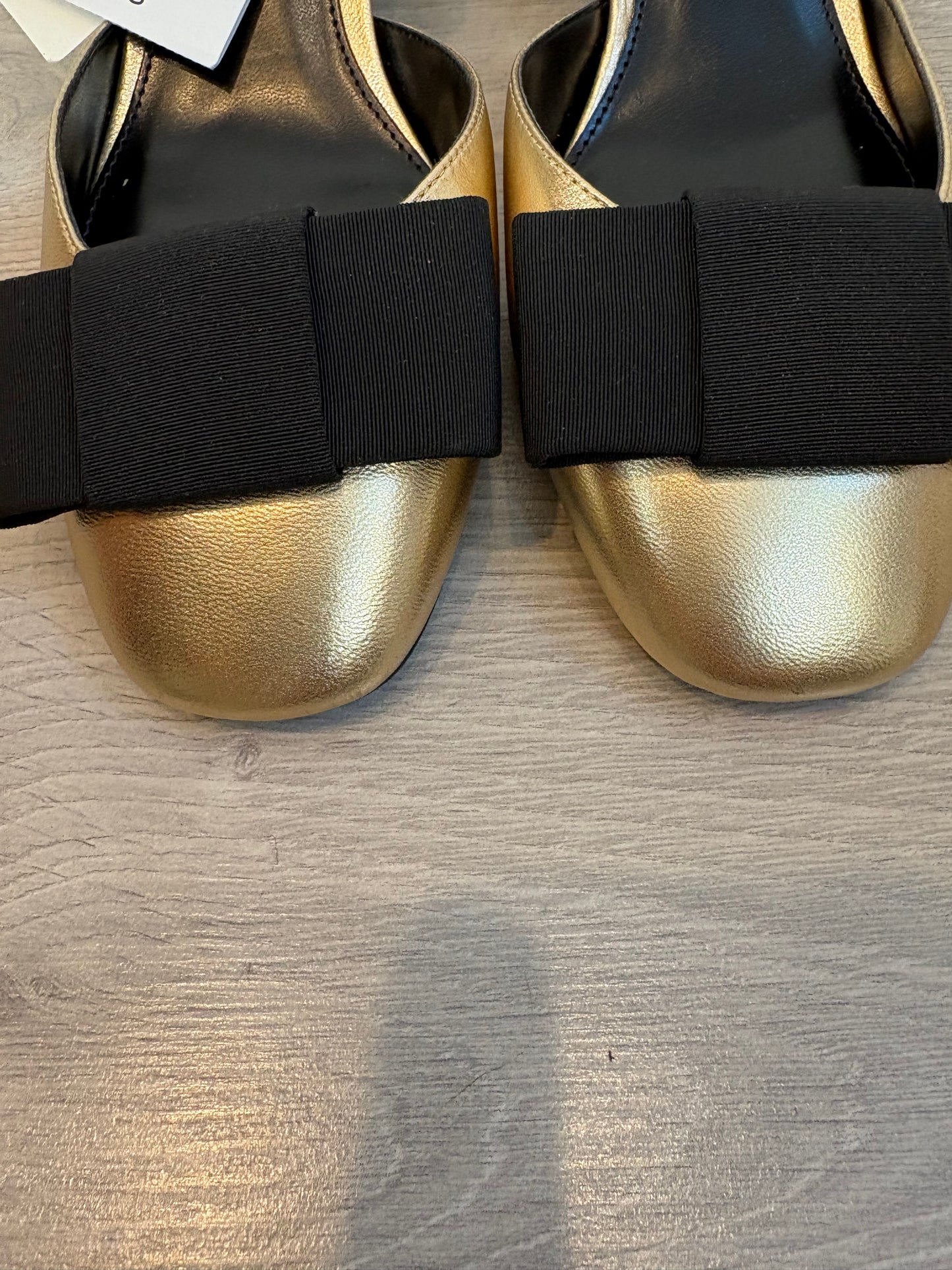 MANGO. Zapato metalizado lazo. T 40