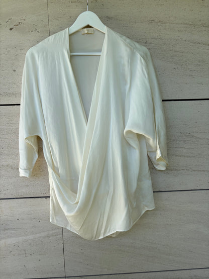TCN. Blusa seda color crudo cruzada