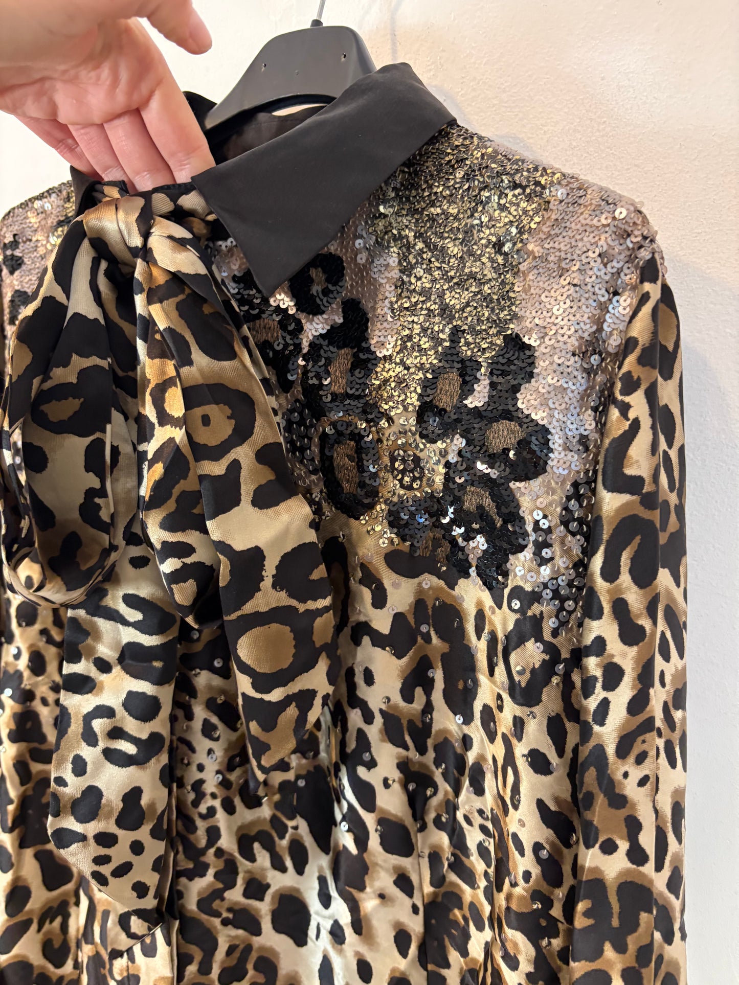 MARINA RINALDI. Blusa seda animal print lentejuelas