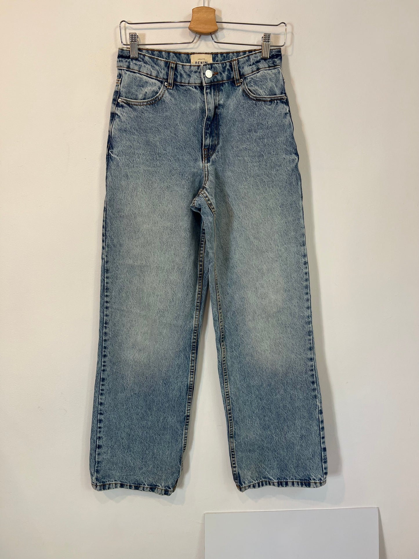 SÉZANE. Pantalón denim ancha. T 36