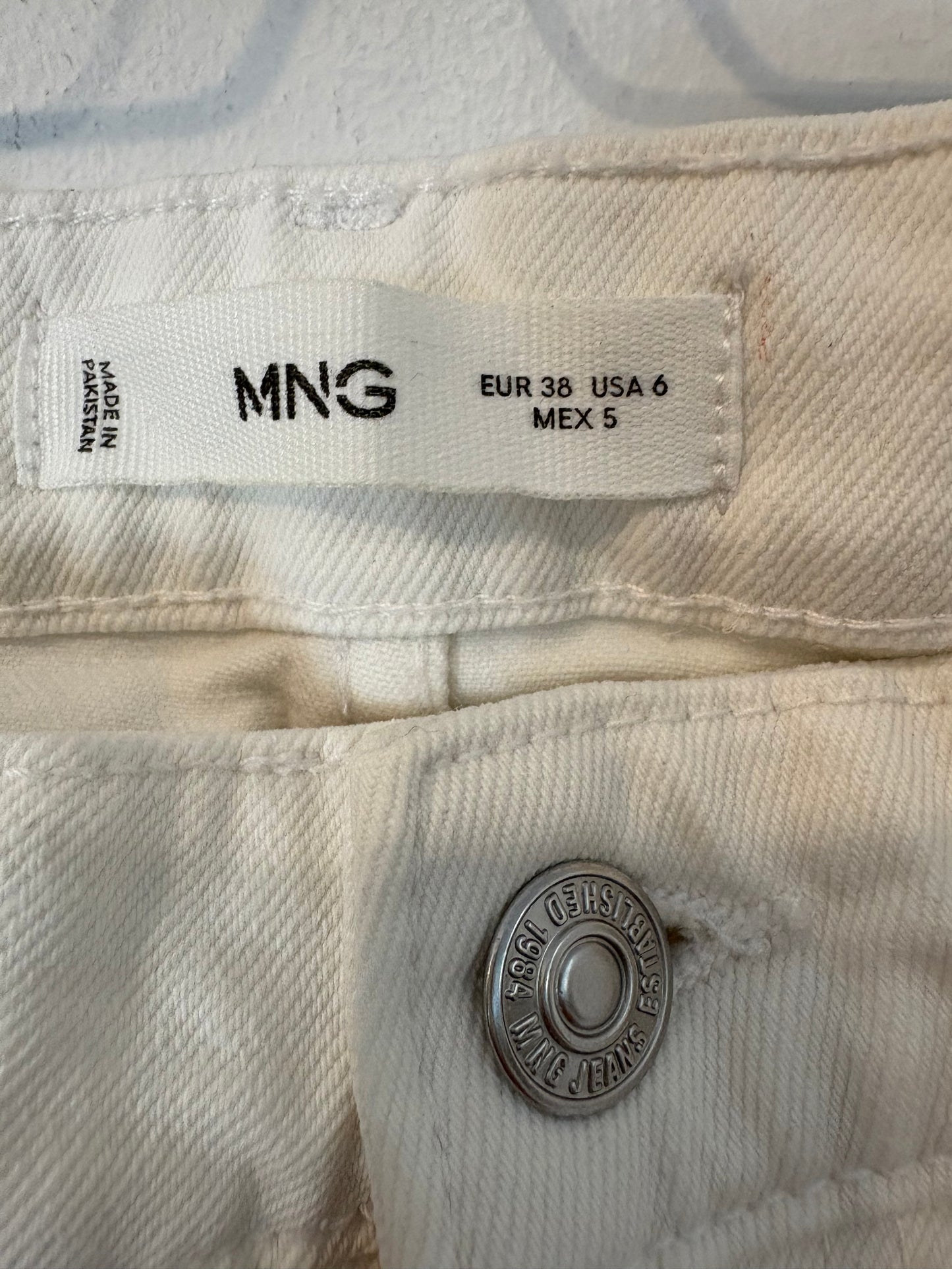 MANGO. Denim recto blanco. T 36