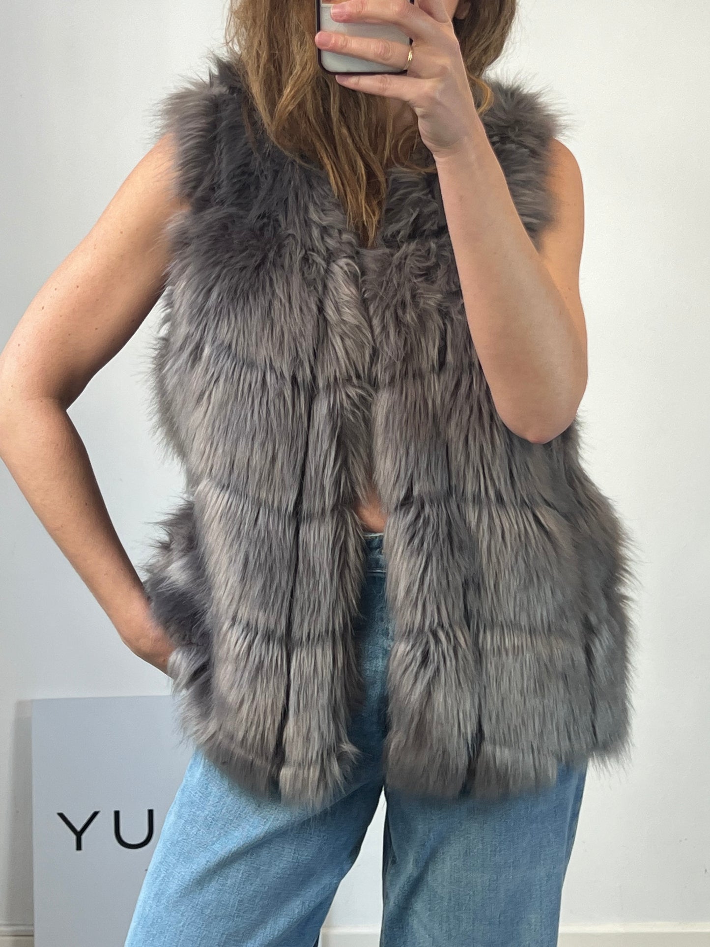 OTRAS. Chaleco pelo gris. T M