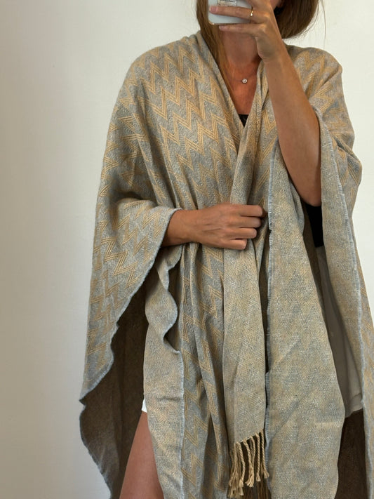 TEXALPACA. Zig zar alpaca cape. YOU