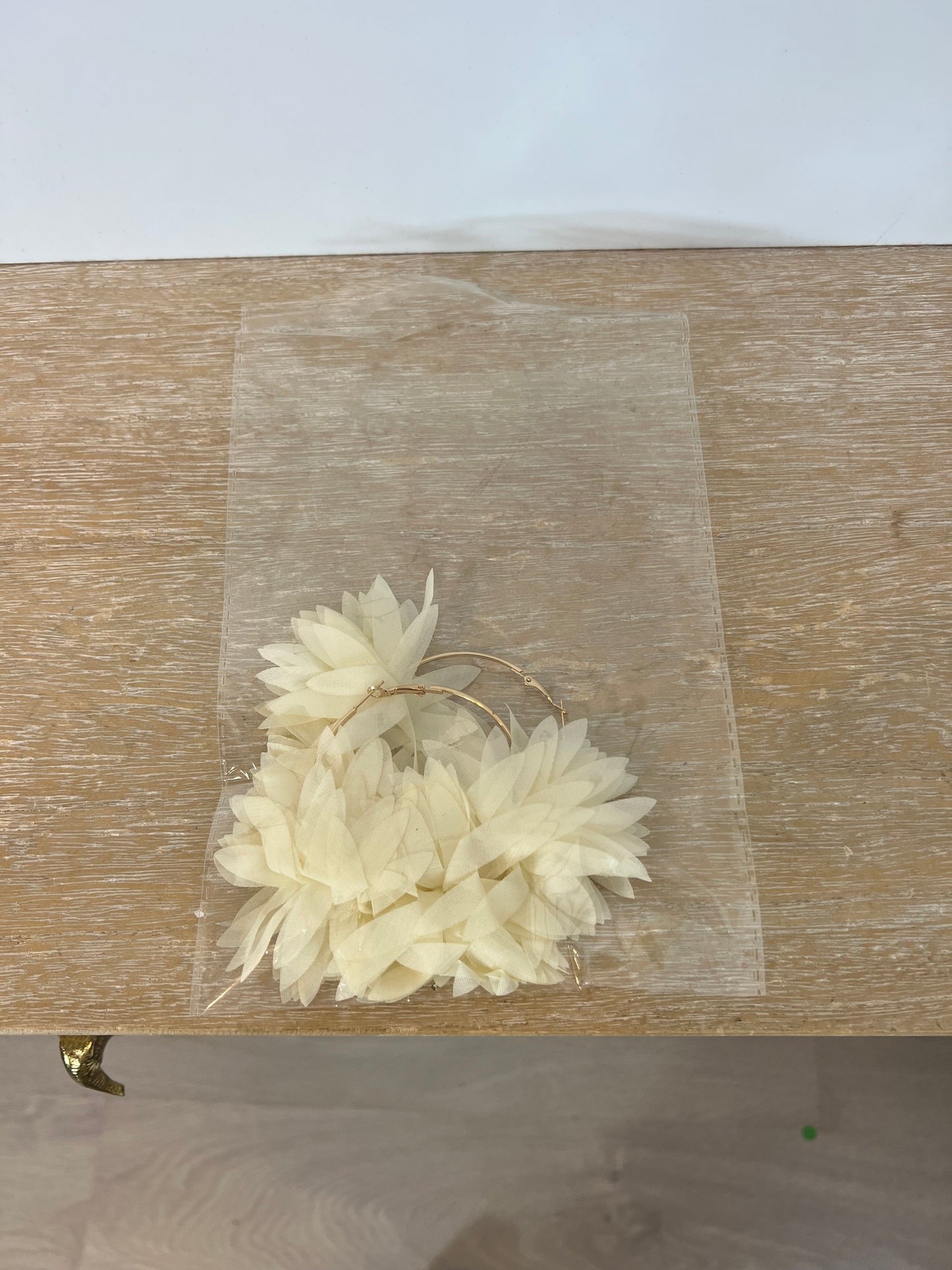 OTRAS. Pendientes pétalos