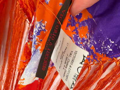 VICTORIO & LUCCHINO. Pañuelo seda flecos