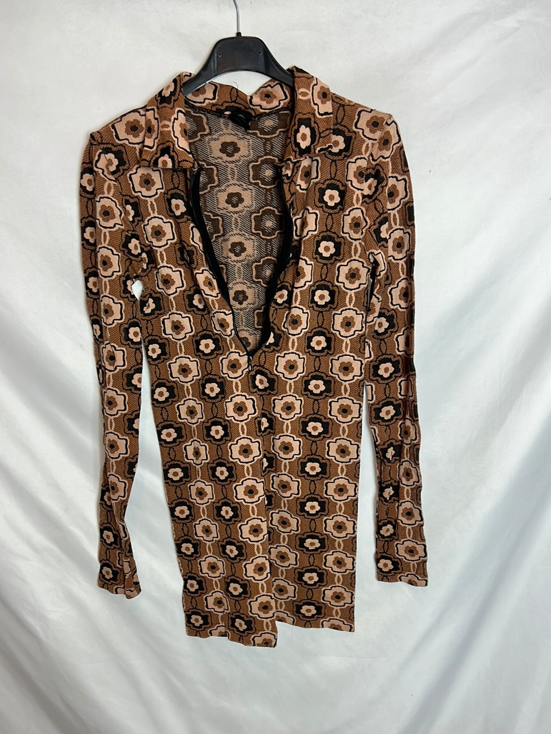 URBAN OUTFITTERS . Mono corto estampado elástico . T M