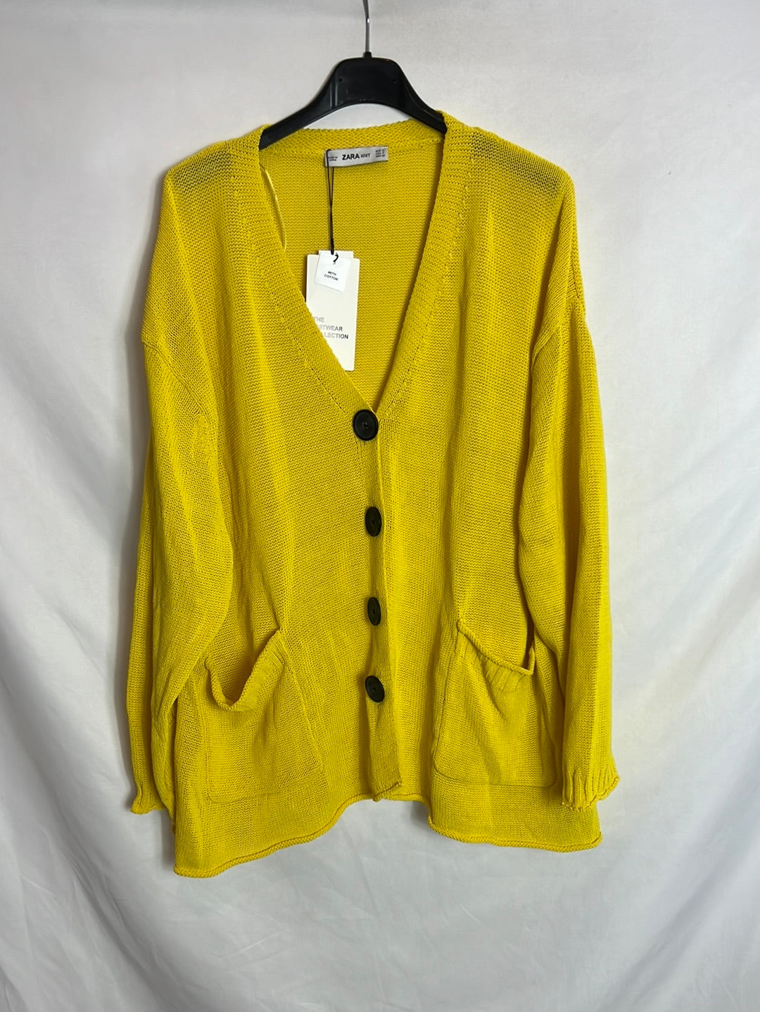 ZARA. Yellow buttoned knit jacket. TS