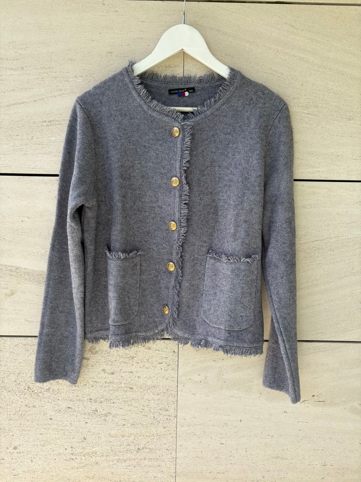 Chaqueta gris botones dorados con lana