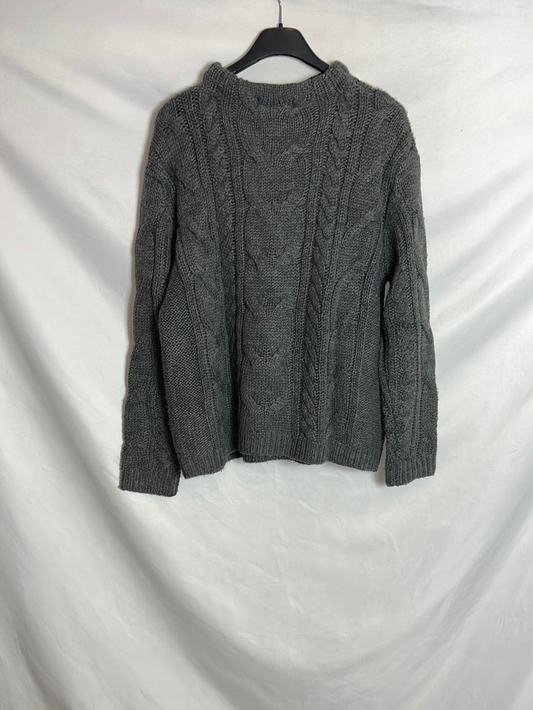 MANGO. Jersey gris ochos. T S