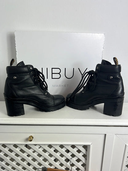 MIU MIU. Black lace-up heeled ankle boots. Size 39