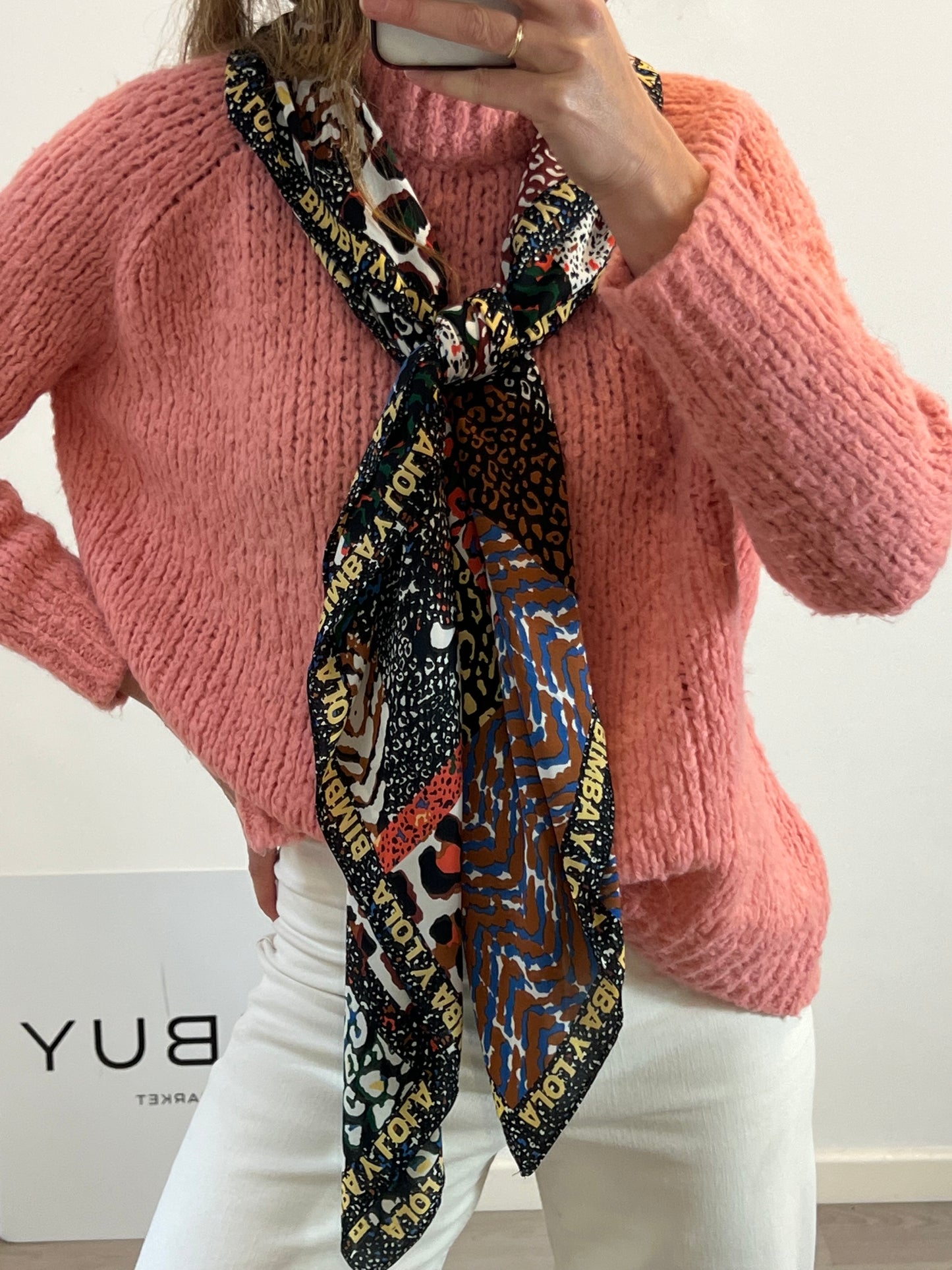 BIMBA Y LOLA. Pañuelo estampado