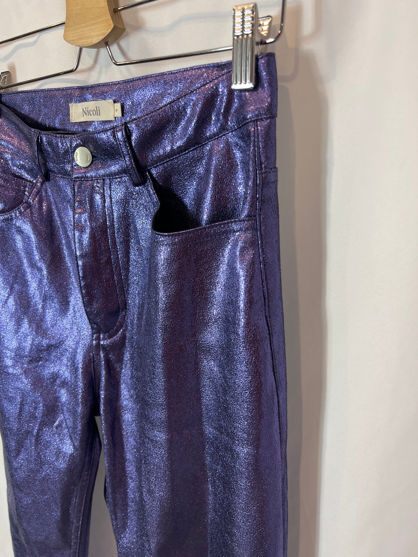 NICOLI. Pantalón encerado morado T.34 (S)