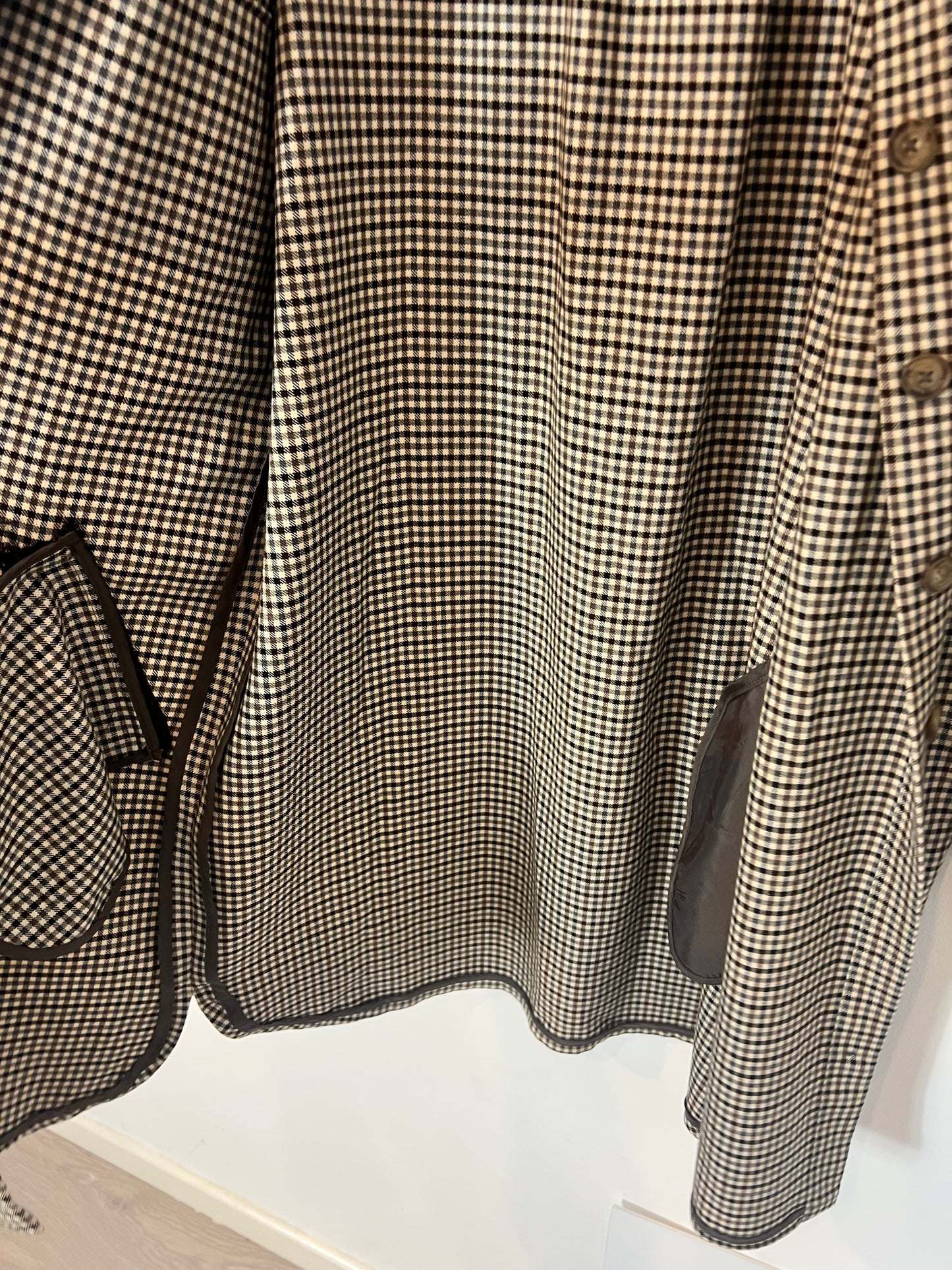 PEDRO DEL HIERRO. Chaqueta cuadros tonos tierra T.m