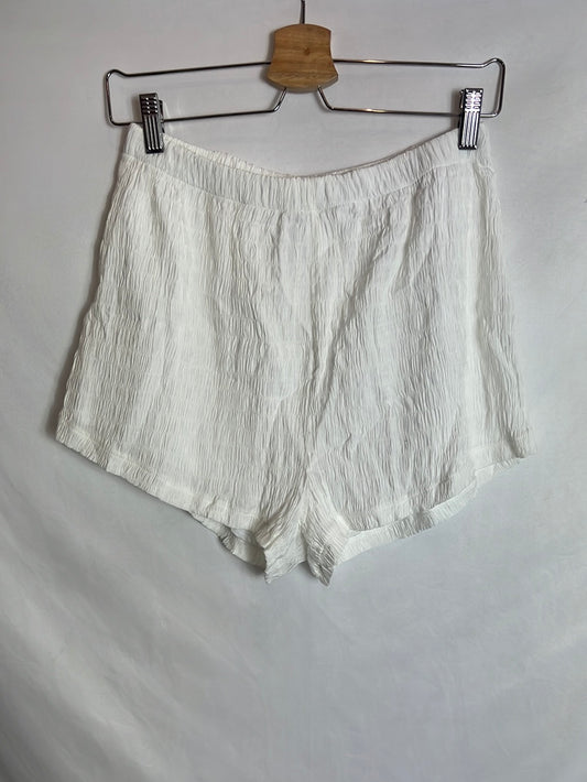 SHEIN. White textured shorts. TM
