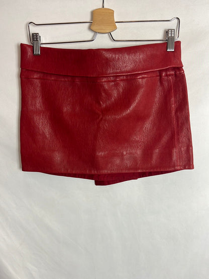 ISABEL MARANT. Falda corta piel roja oscuro. T 38