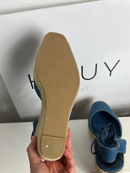 ZARA. Denim wedges. Size 40