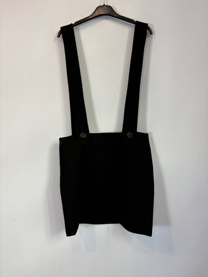 UTERQÜE. Falda corta con tirantes extraíbles. T M