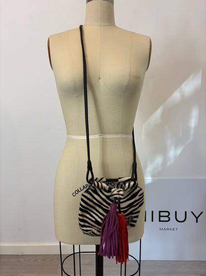 ZARA. Bolso piel animal print