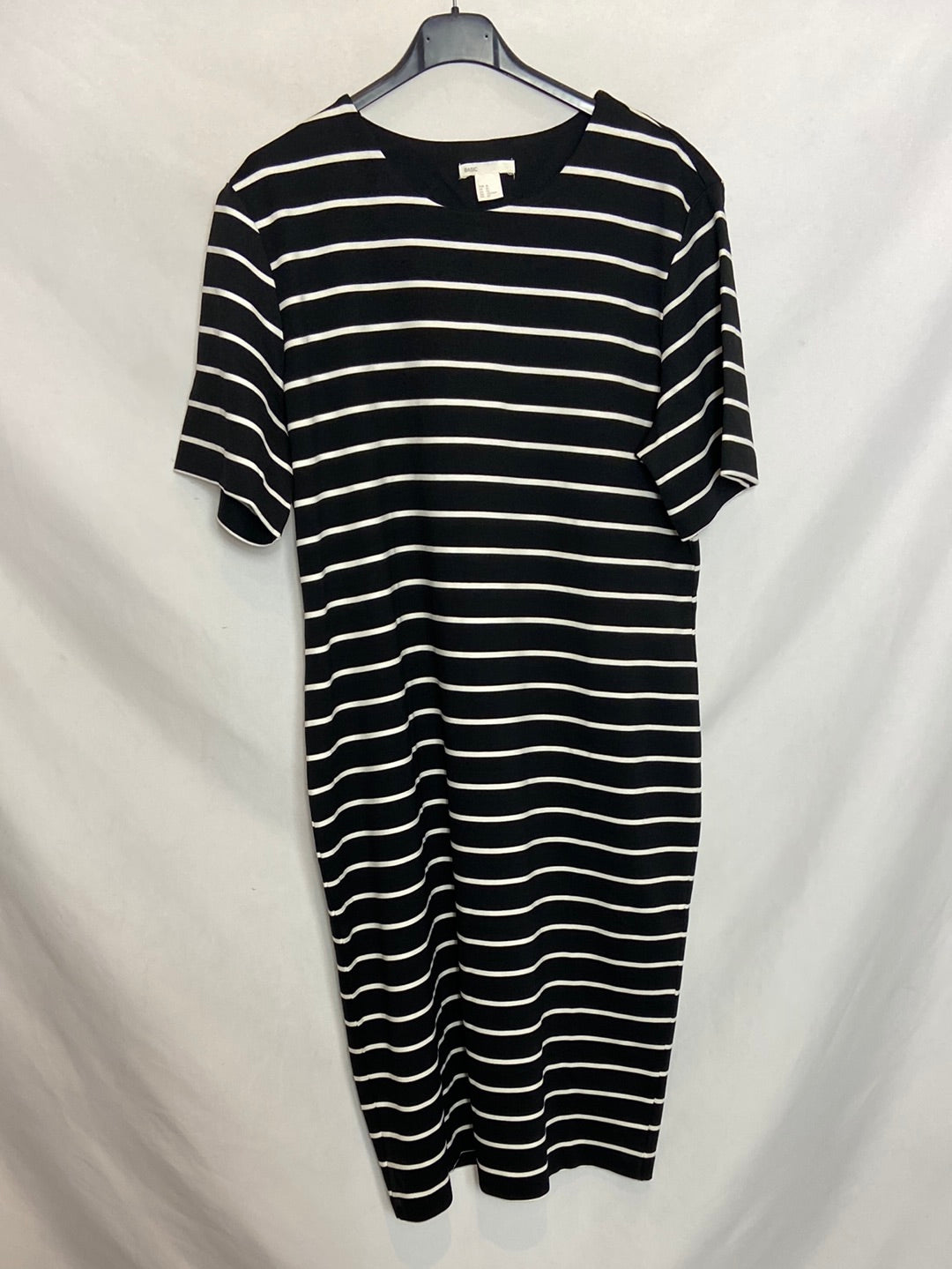 H&M. Vestido midi rayas T. XL
