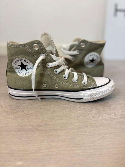 CONVERSE. Zapatilla verde modelo Chuck Taylor. T 37.5