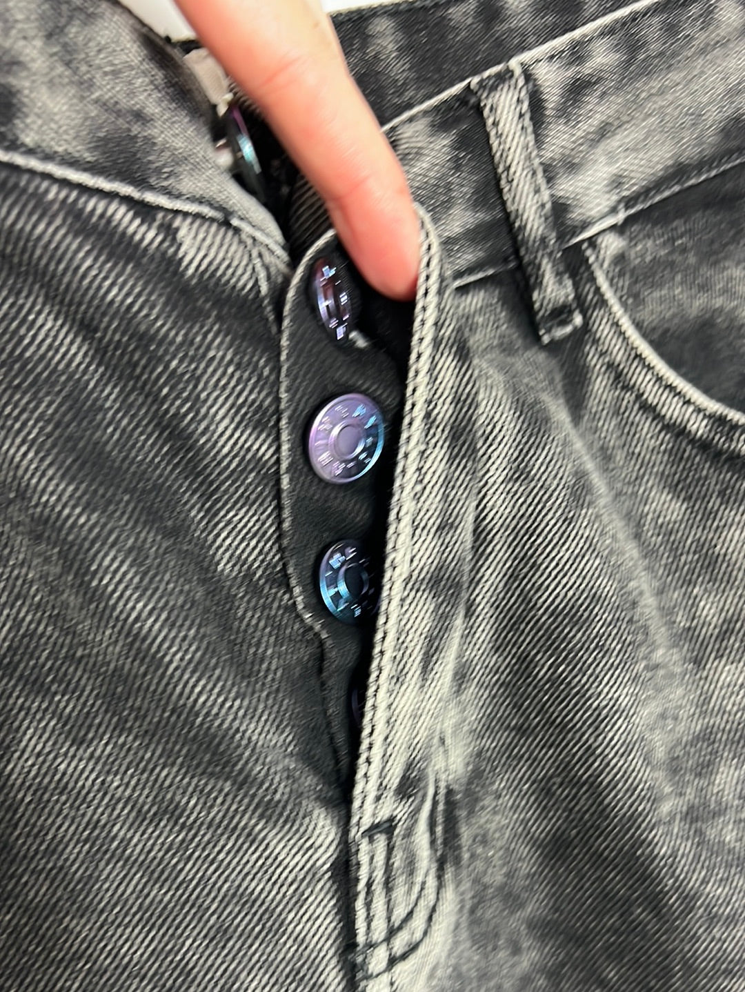 BIMBA Y LOLA. Denim negro efecto desgastado. T 38