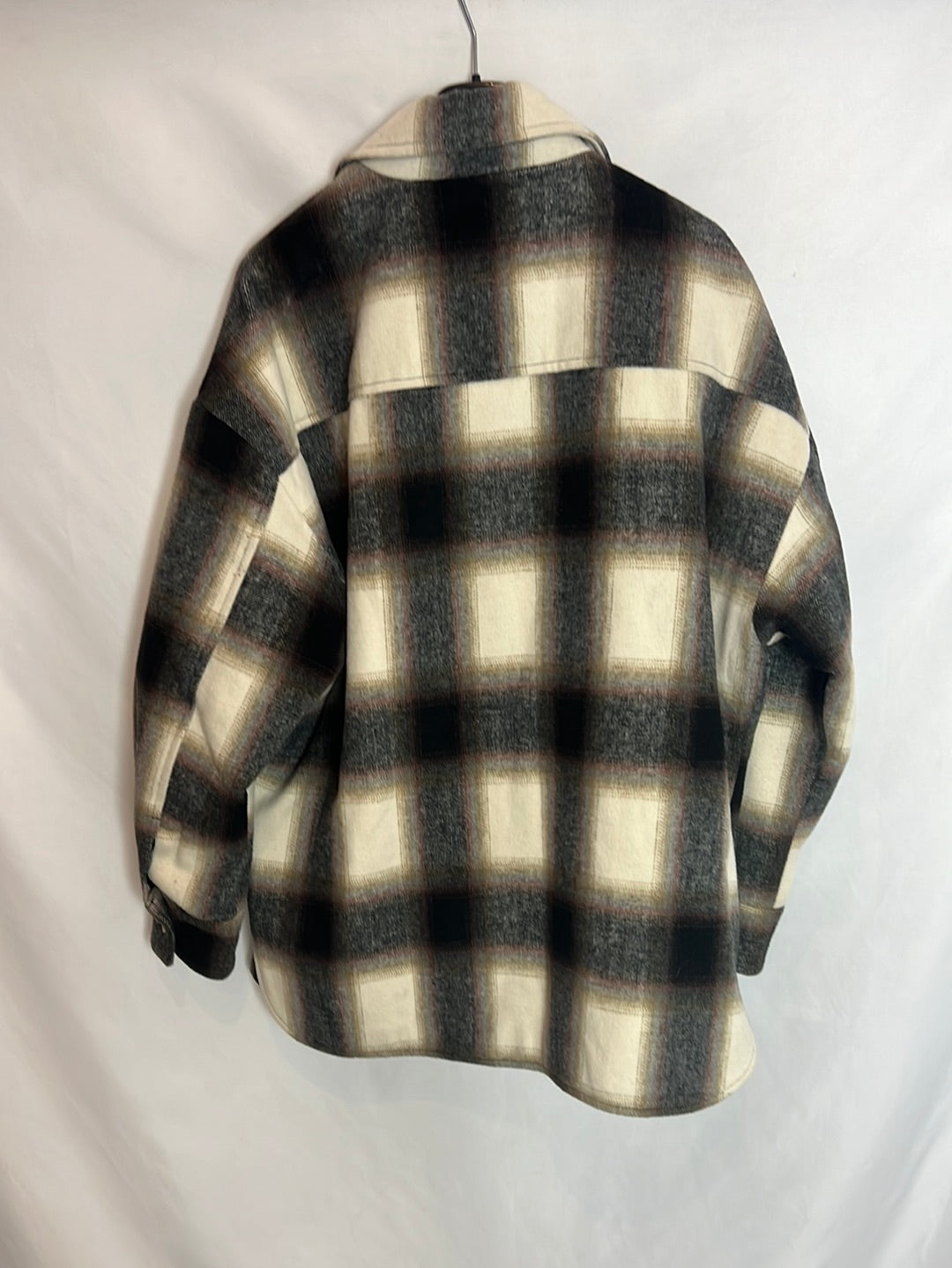 PULL&BEAR . Sobrecamisa cuadros oversized . T S