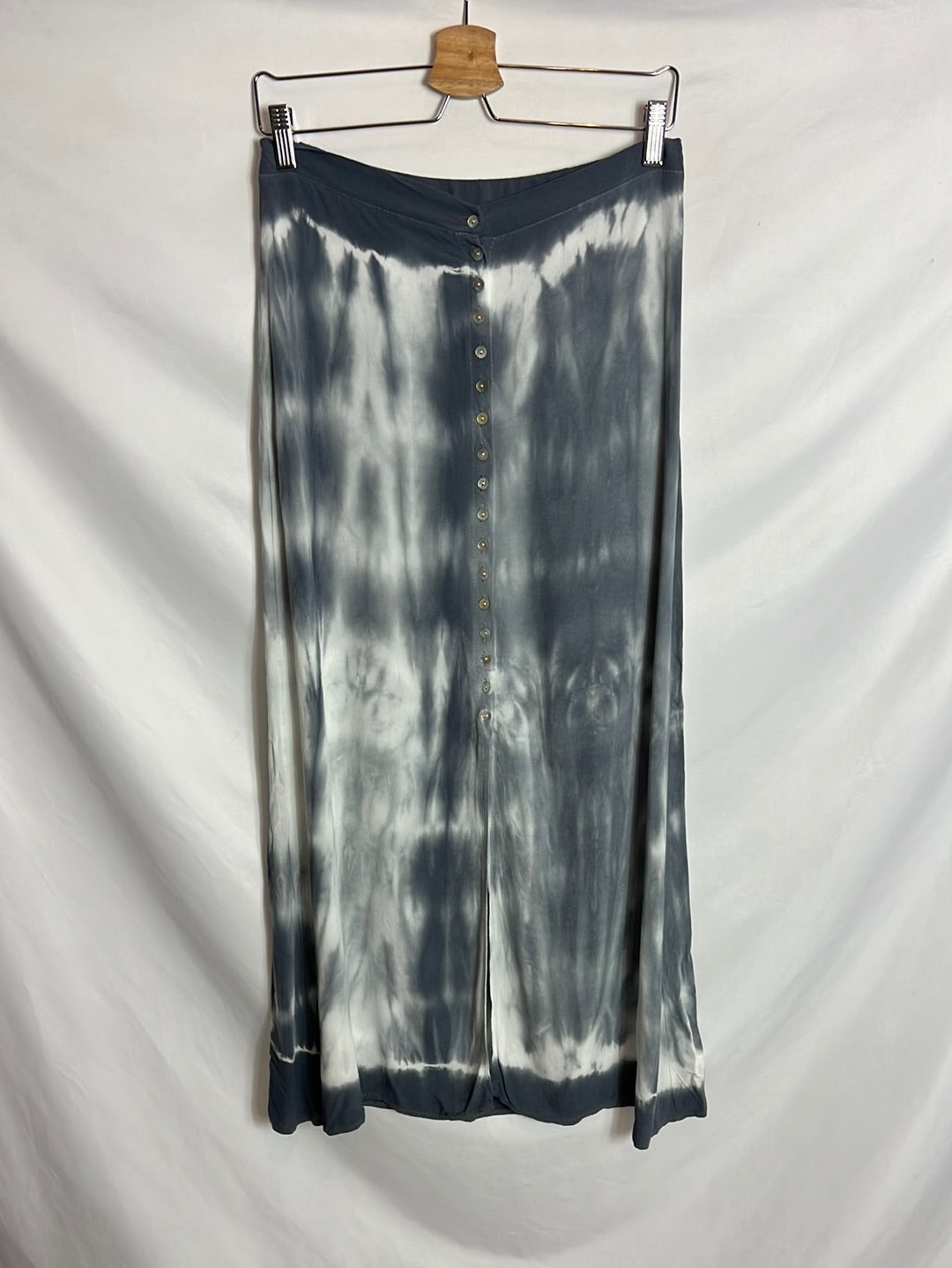OTHERS. Blue tie-dye midi skirt. TL