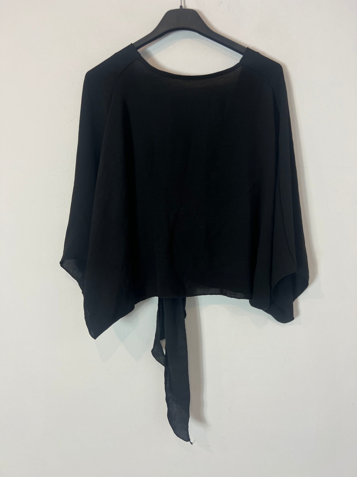 OTHERS Short flowing black jacket. TS/M