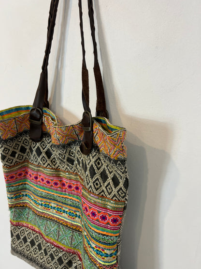 STAR MELA. Textures and colors bag